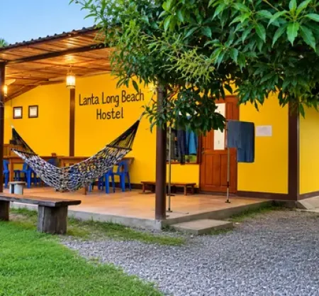 Lanta Long Beach Hostel